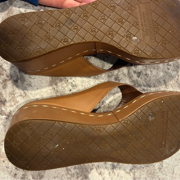 Donald J. Pliner Women's Brown Sandals - Picture 3 of 5